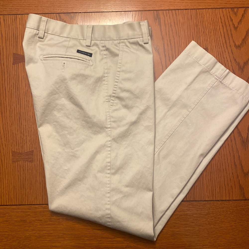 Tan Dockers khakis